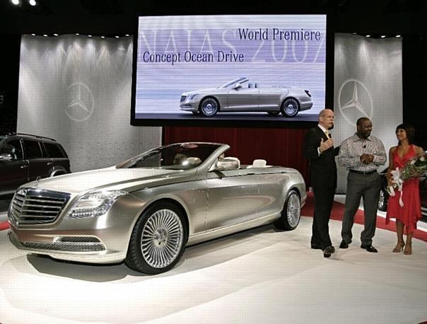 Mercedes-Benz zeigt auf der NAIAS 2007 in Detroit mit dem „Concept Ocean Drive“ die kreativen Möglichkeiten eines eleganten viertürigen Cabriolets.